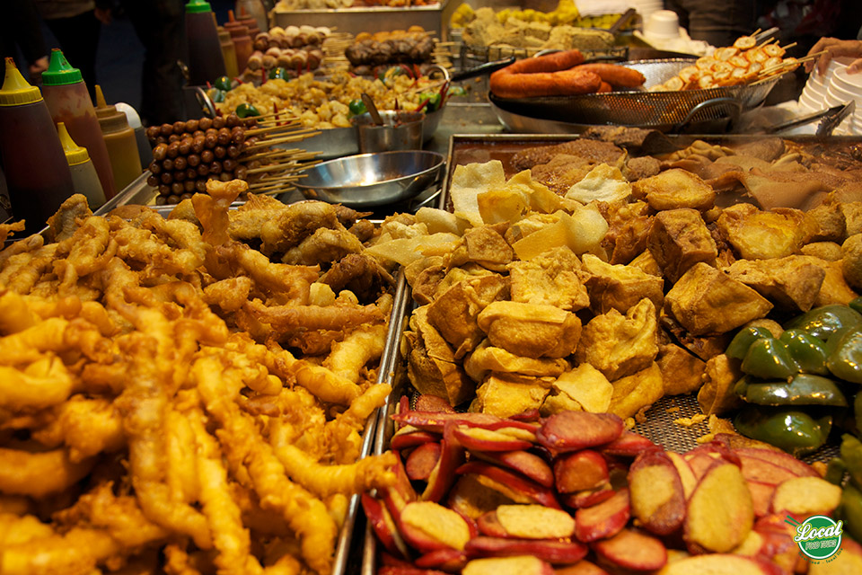 5 Reasons To Eat Vietnamese Street Food - Hanoi Local Food Tours