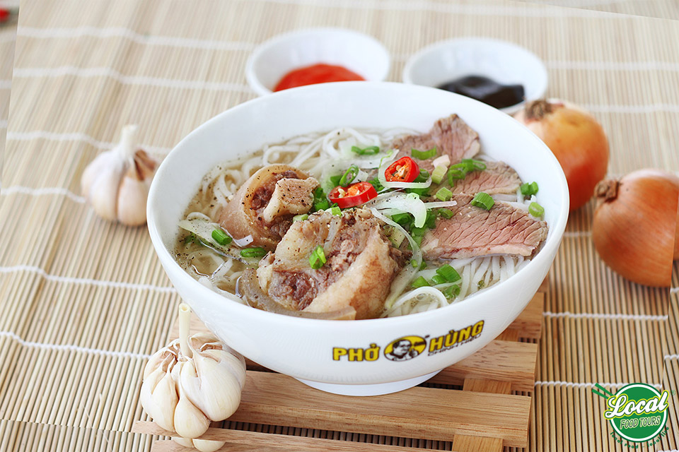 Pho Vendors – Nostalgia For Traditional Pho In Hanoi - Hanoi local Food Tours