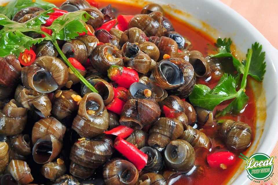 Oc Luoc Xa – The Popular Vietnamese Street Food