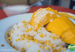 Sticky rice with mango