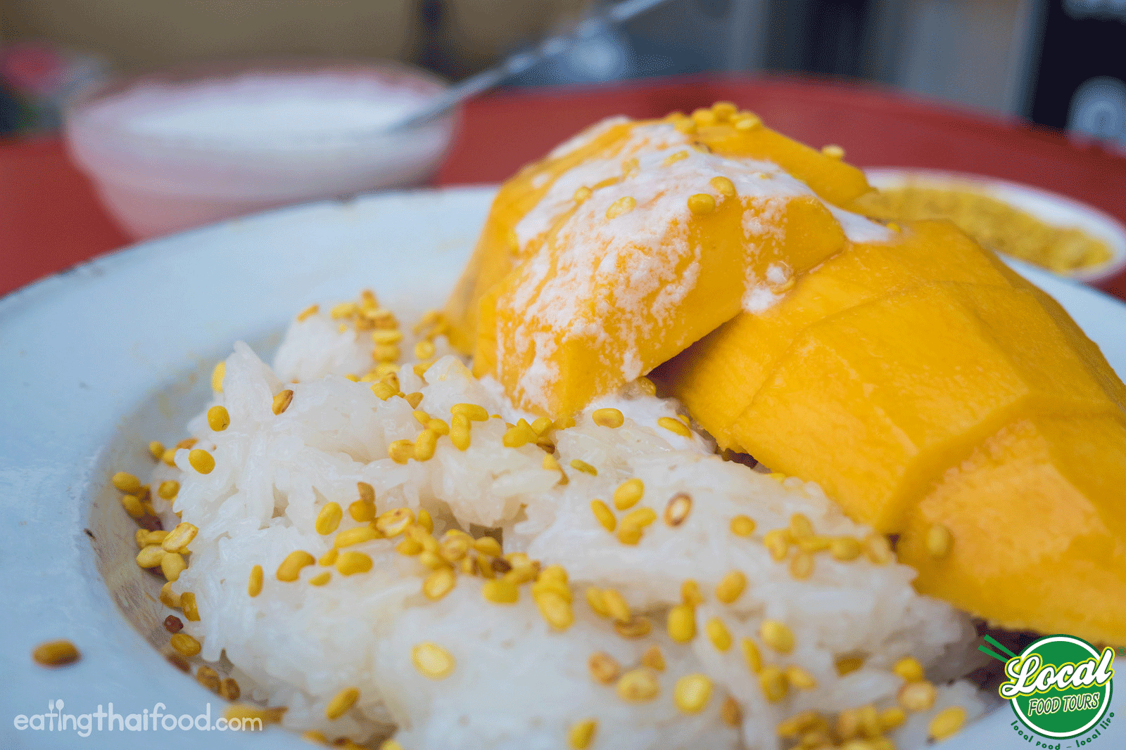 Sticky rice with mango